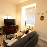Vintage Charm In The Heart Of Sydney Cbd Close To The Opera House