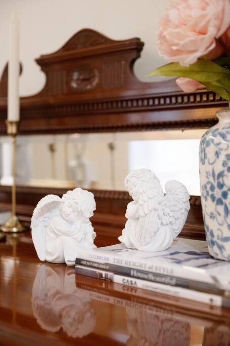 Vintage Charm In The Heart Of Cbd Close To The Opera House Apartment Sydney